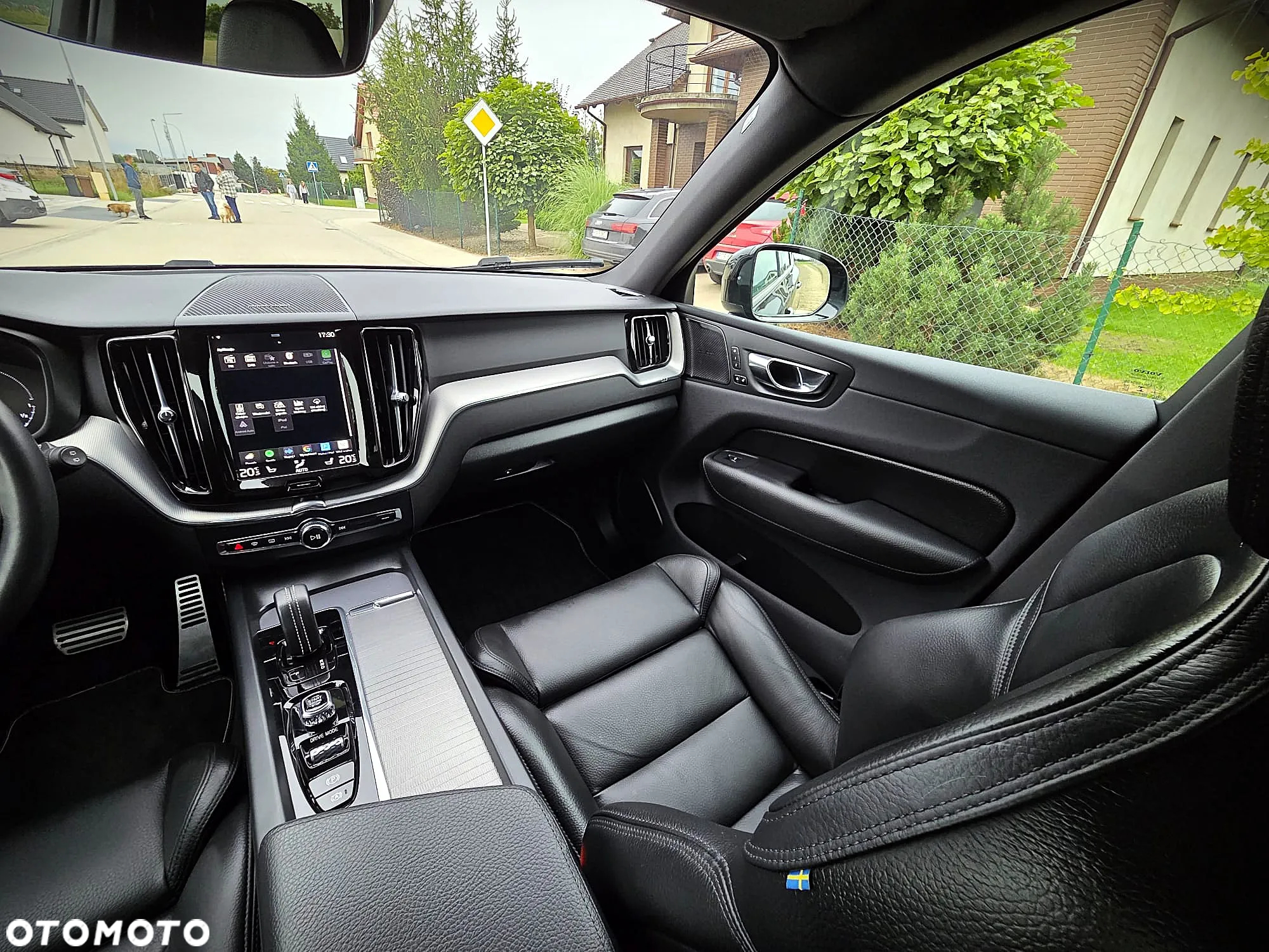 Volvo XC 60 T8 Twin Engine AWD Geartronic RDesign - 29