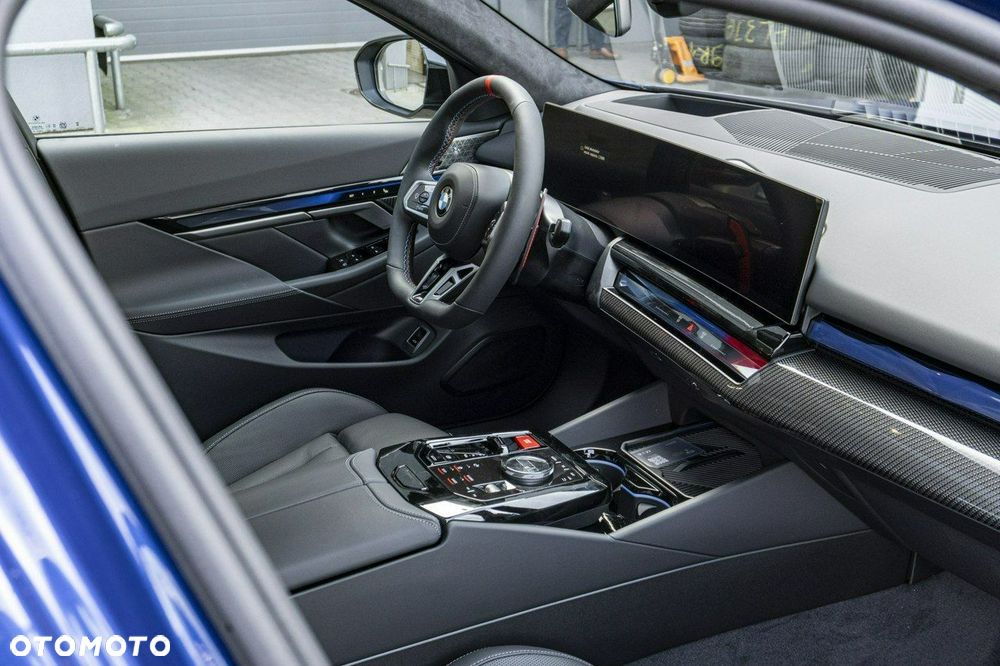 BMW M5 xDrive - 26