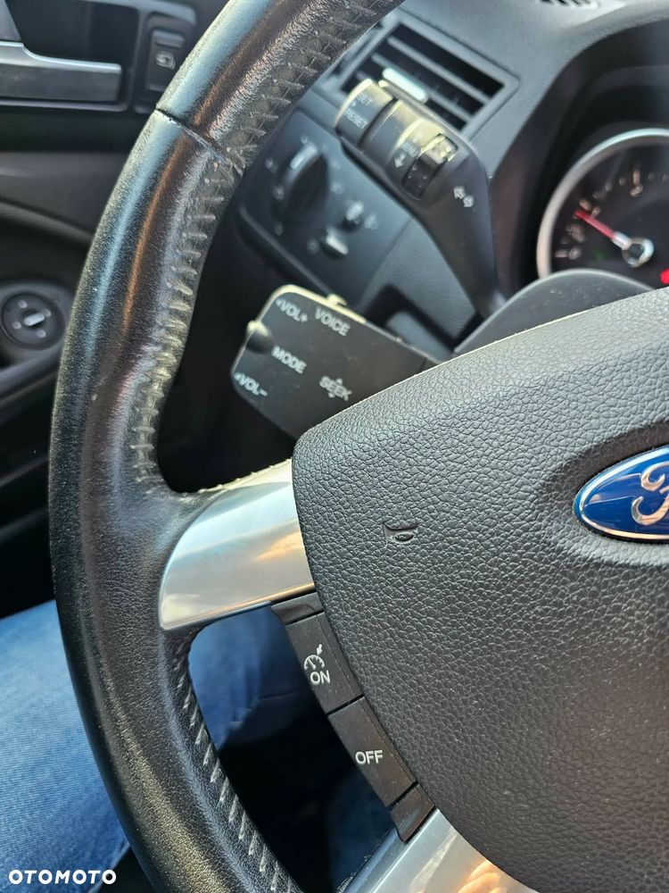Ford Kuga - 15
