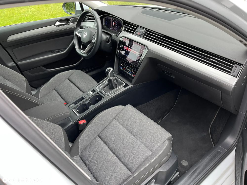 Volkswagen Passat Variant 2.0 TDI EVO Business - 11