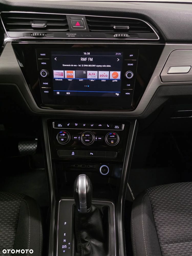 Volkswagen Touran - 11