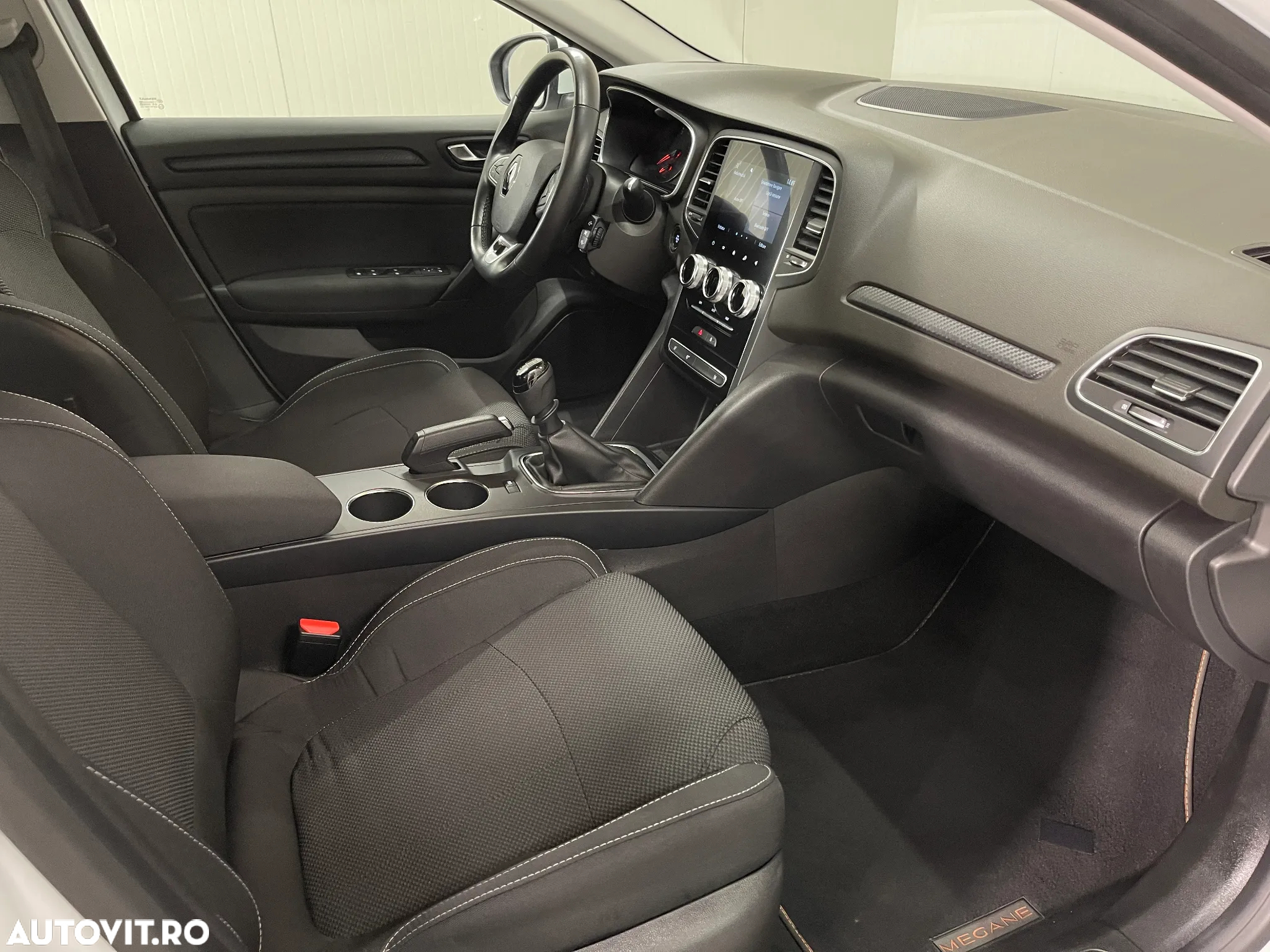Renault Megane TCe 140 GPF Equilibre - 9