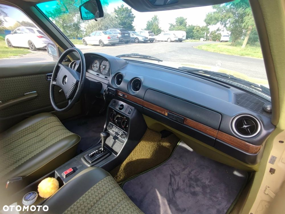 Mercedes-Benz W123 - 14