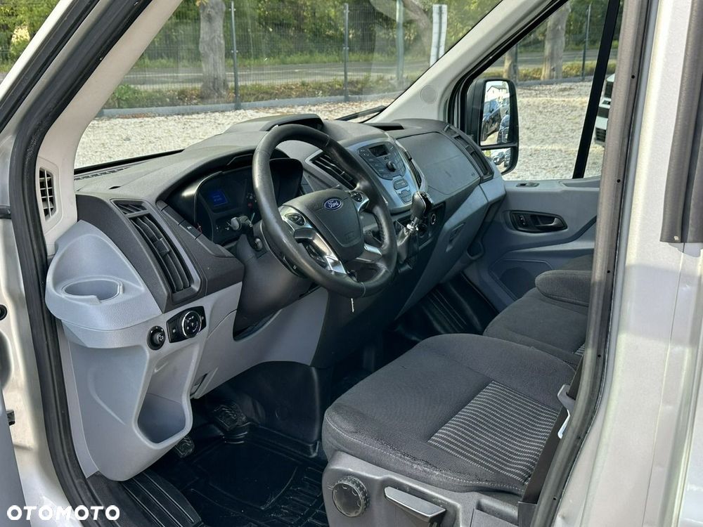 Ford Transit - 12