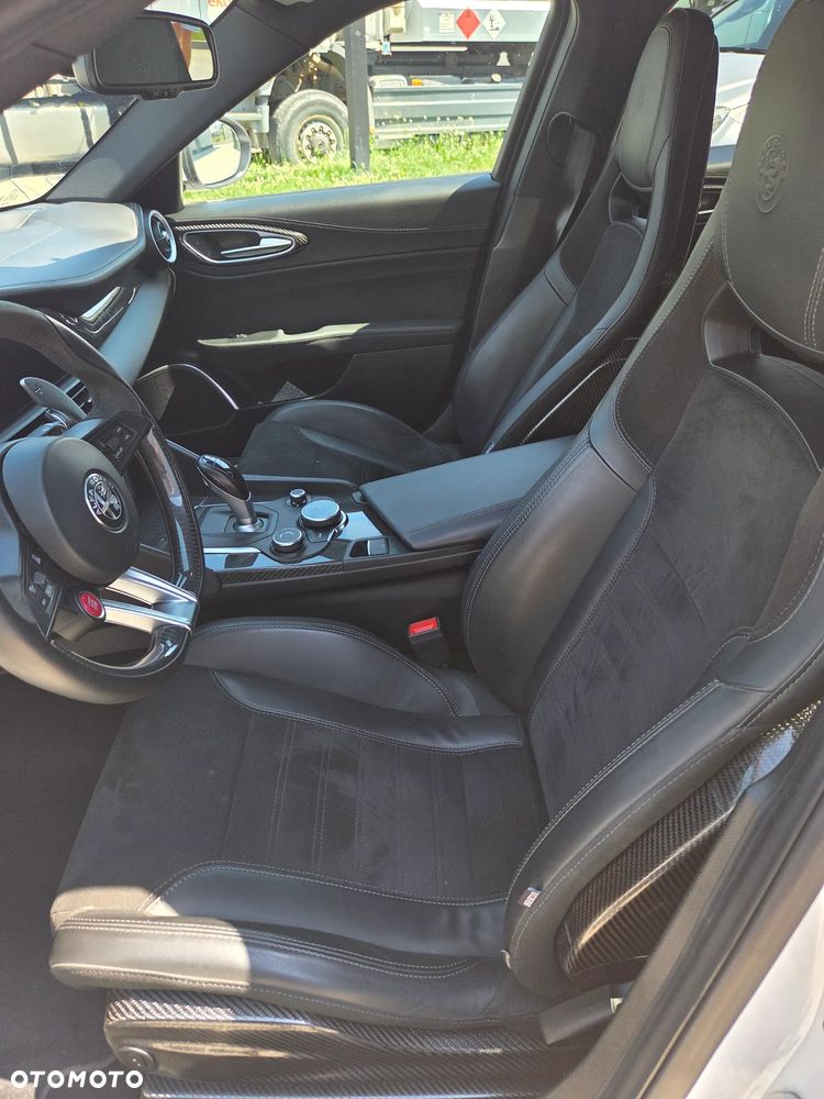Alfa Romeo Giulia 2.9 Bi Turbo V6 Quadrifoglio - 5
