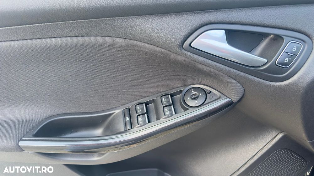 Ford Focus 1.0 EcoBoost Start-Stopp-System TITANIUM - 19