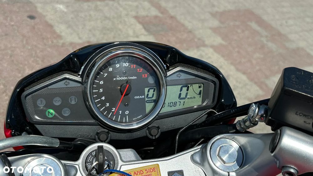 Suzuki GW 250 - 15