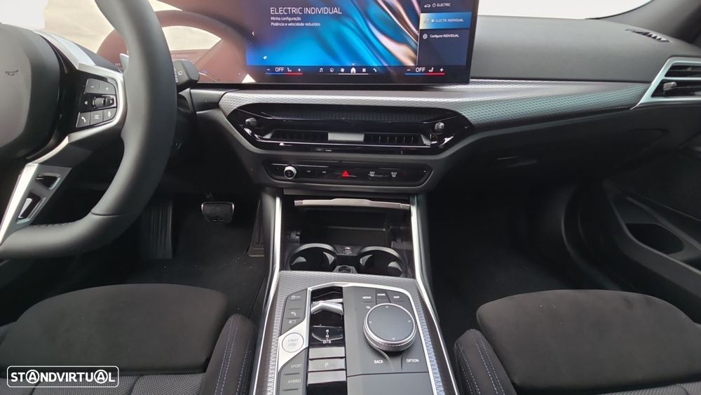 BMW 330 e Touring Pack Desportivo M Pro Auto - 9