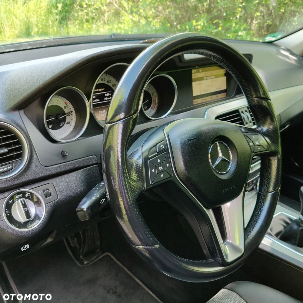 Mercedes-Benz Klasa C 180 CGI BlueEff Avantgarde - 11