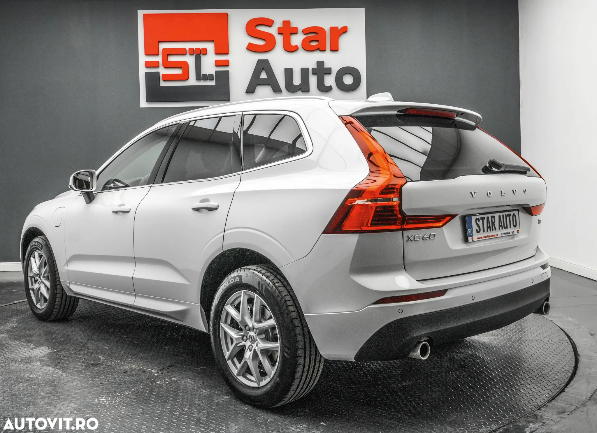 Volvo XC 60 T8 Twin Engine AWD Momentum Pro - 4