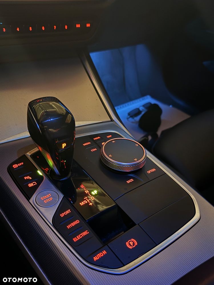 BMW Seria 3 330e M Sport sport - 10