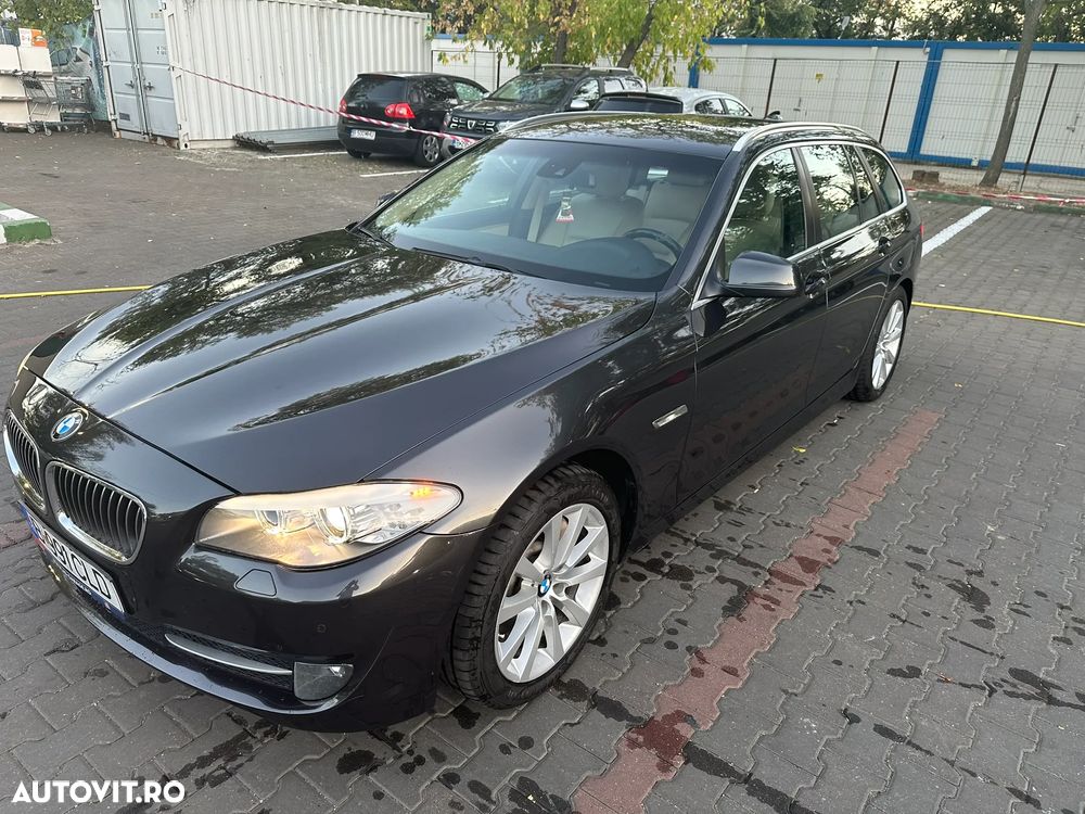 BMW Seria 5 525d xDrive Touring - 7