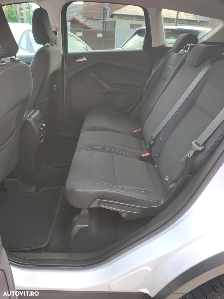 Ford Kuga 1.5 TDCi 2x4 Titanium - 12