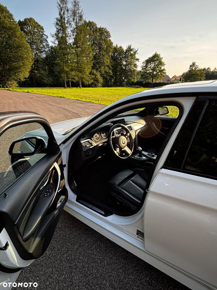 BMW Seria 3 335i - 14