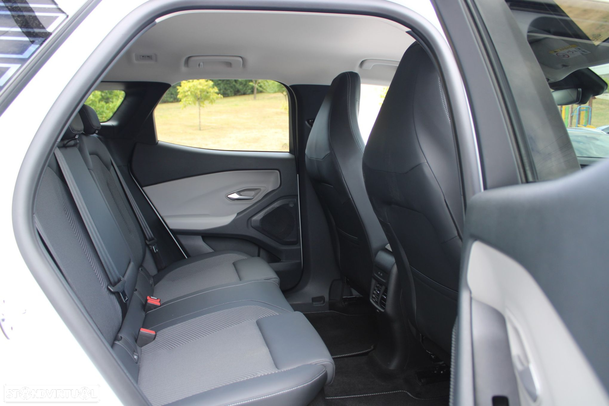 Ford Explorer 77 kWh Premium - 30