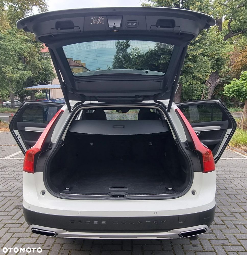 Volvo V90 Cross Country B5 D AWD Ultimate - 11