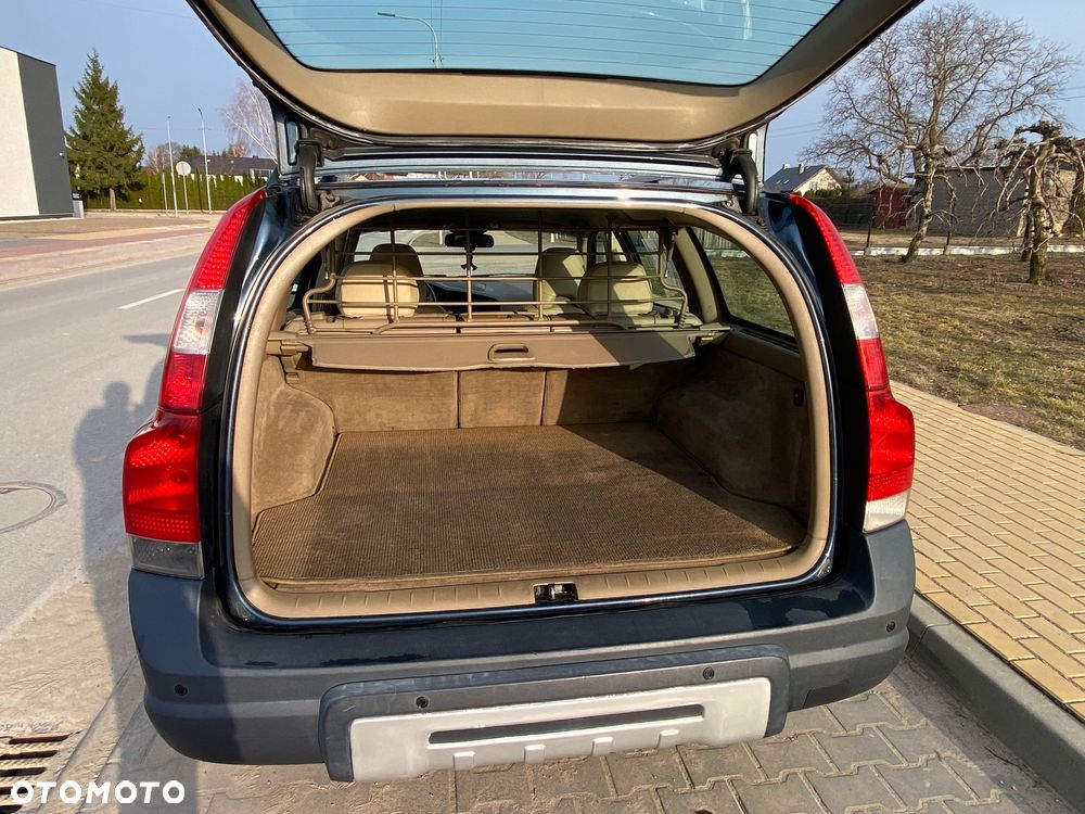 Volvo XC 70 2.4 AWD Automatik Momentum - 9