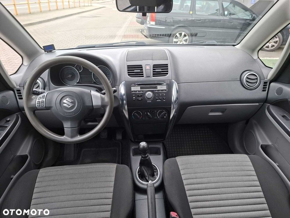 Suzuki SX4 1.6 Comfort Plus 4WD - 19