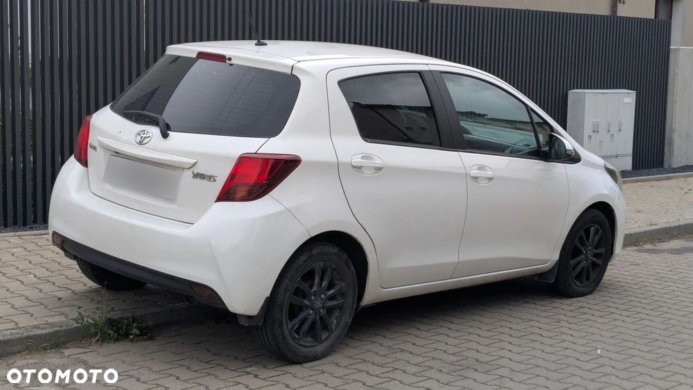 Toyota Yaris 1.33 Premium - 4