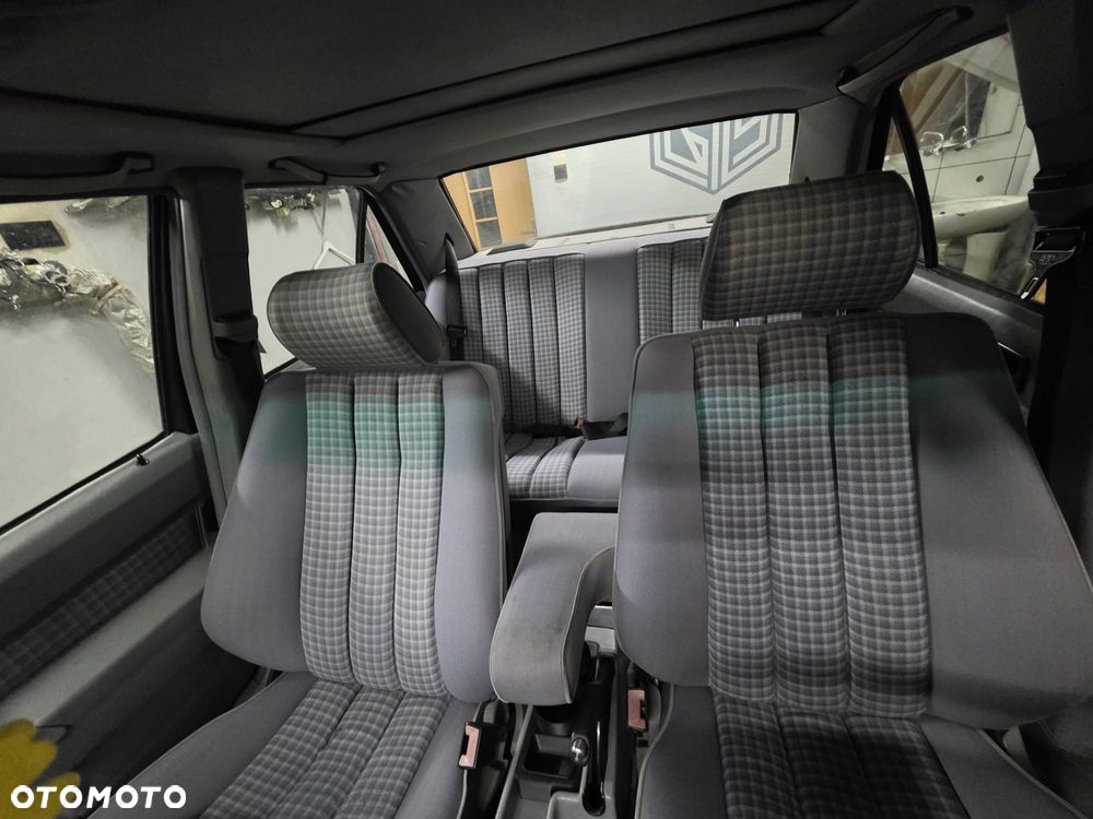 Mercedes-Benz W201 (190) - 17