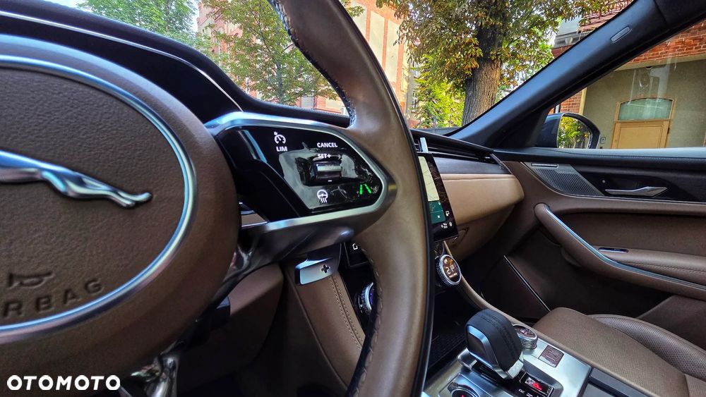 Jaguar F-Pace P250 AWD - 35
