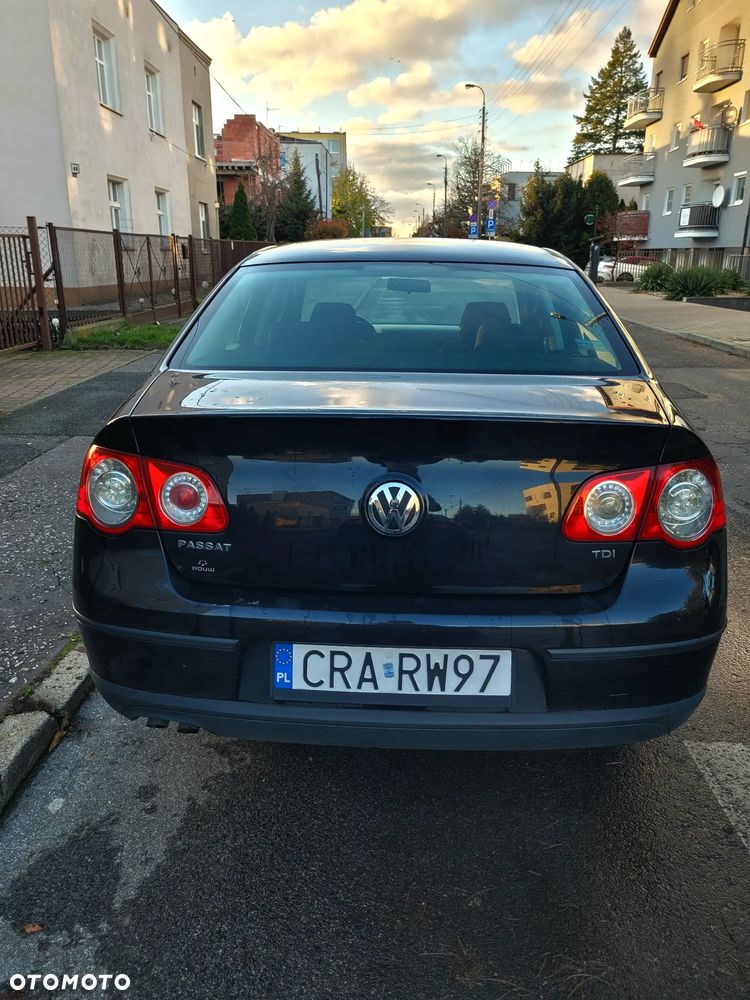 Volkswagen Passat 1.9 TDI Comfortline - 4