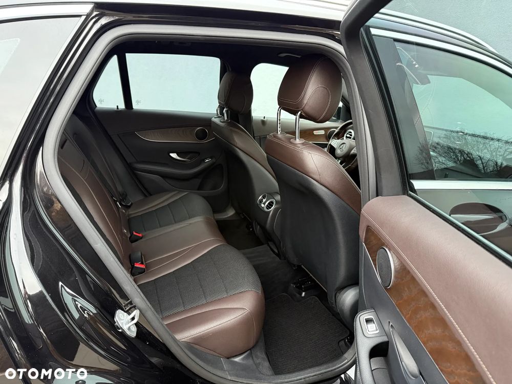 Mercedes-Benz GLC - 12