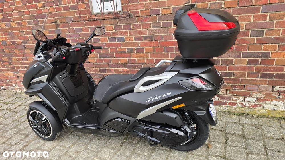 Peugeot Metropolis - 8