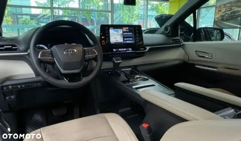 Toyota Sienna - 18