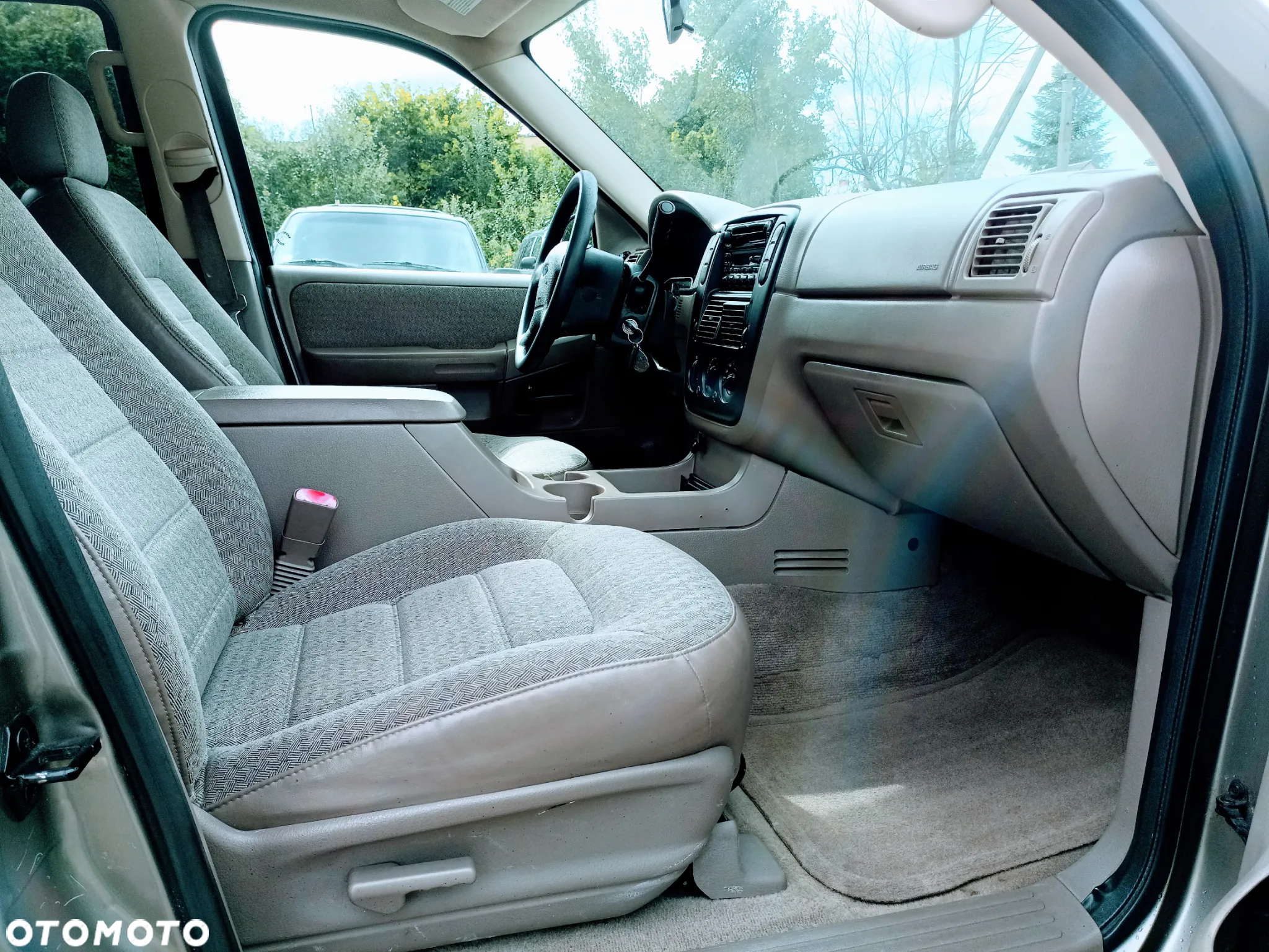 Ford Explorer 4.0 4WD - 16