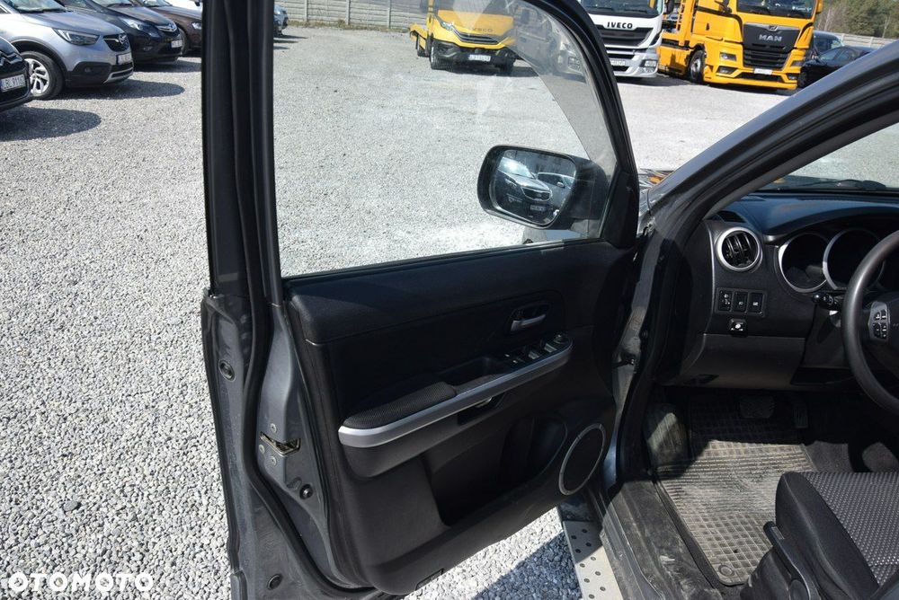 Suzuki Grand Vitara 2.0 Automatik Comfort Limited - 17