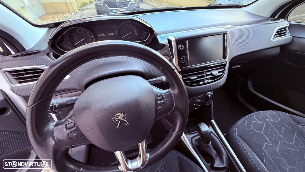 Peugeot 2008 1.2 PureTech Style - 10