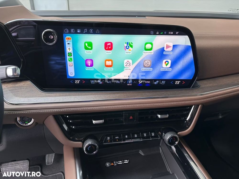 Chevrolet Suburban - 21