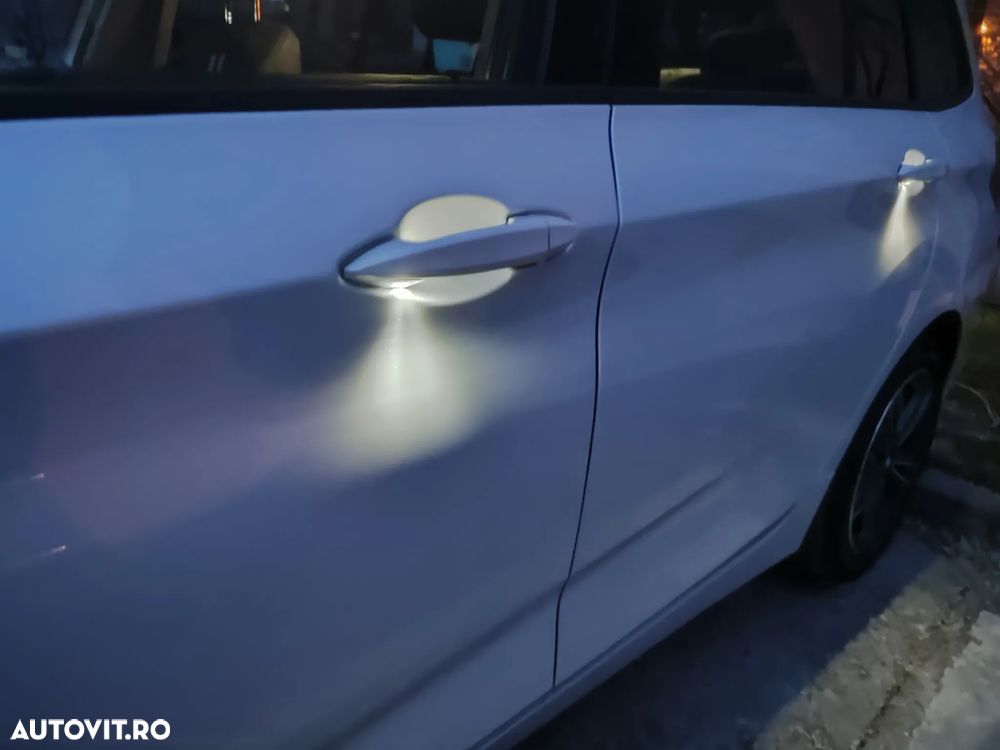 BMW Seria 2 218d xDrive AT - 30