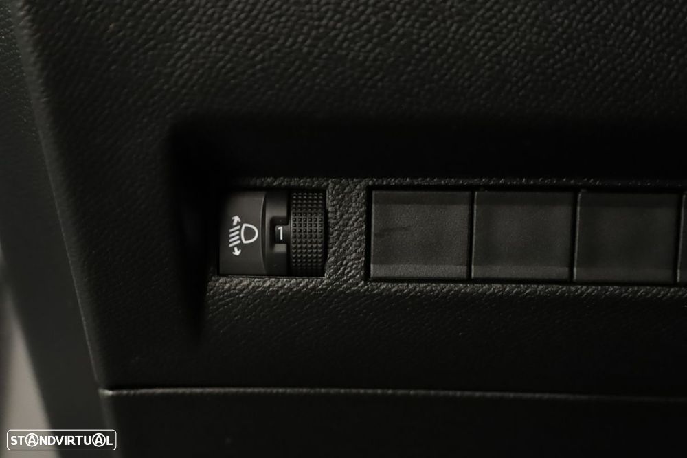 Peugeot e-2008 54 kWh Allure - 20