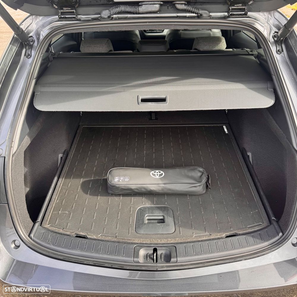 Toyota Corolla 1.8 Hybrid Exclusive - 31