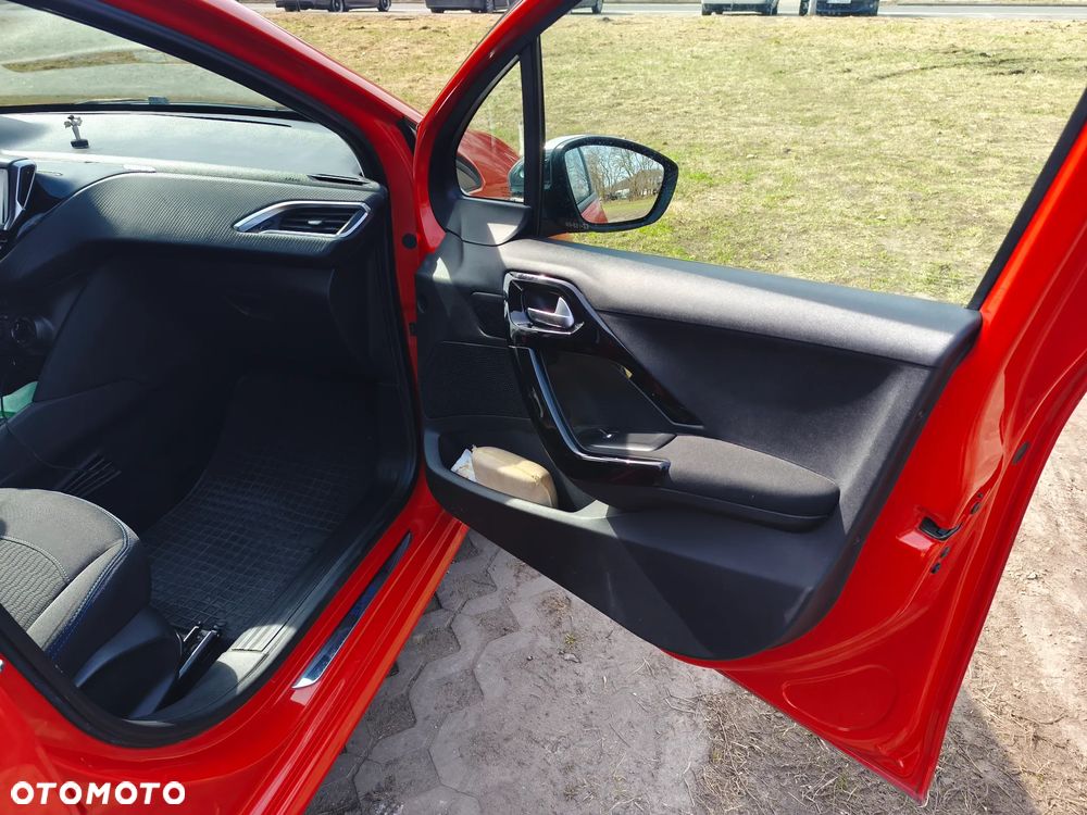 Peugeot 208 82 PureTech Style - 3
