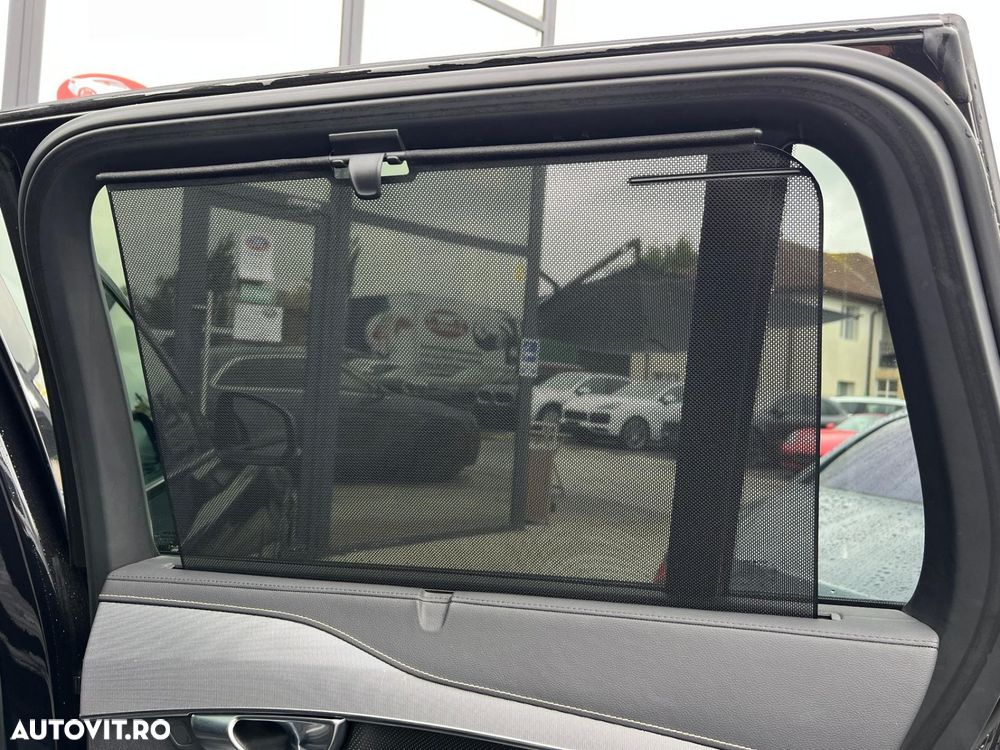 Volvo XC 90 B5 D AWD Plus Dark - 35