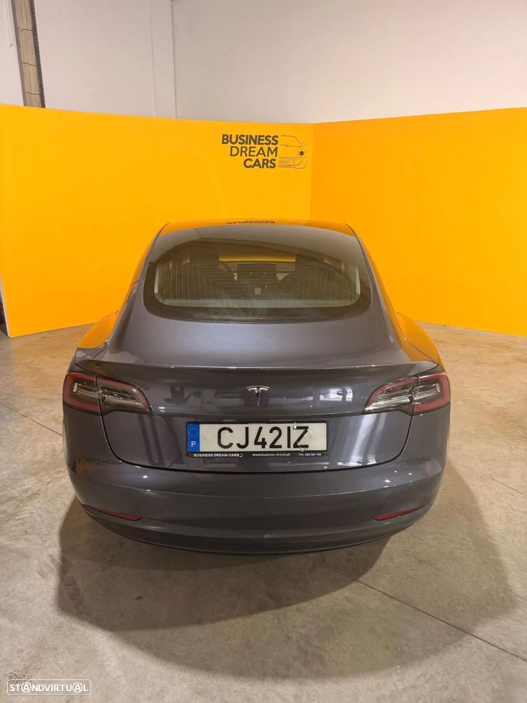 Tesla Model 3 Standard Range Plus RWD — fotografia 7