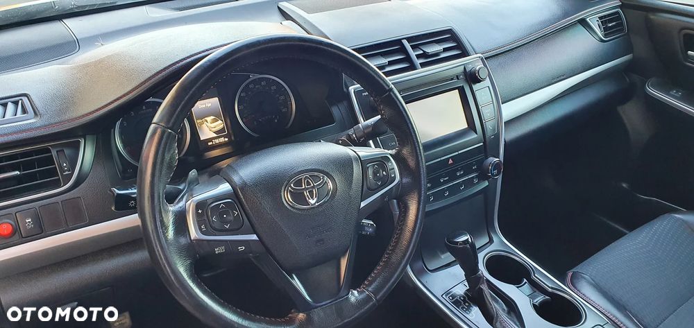 Toyota Camry - 16