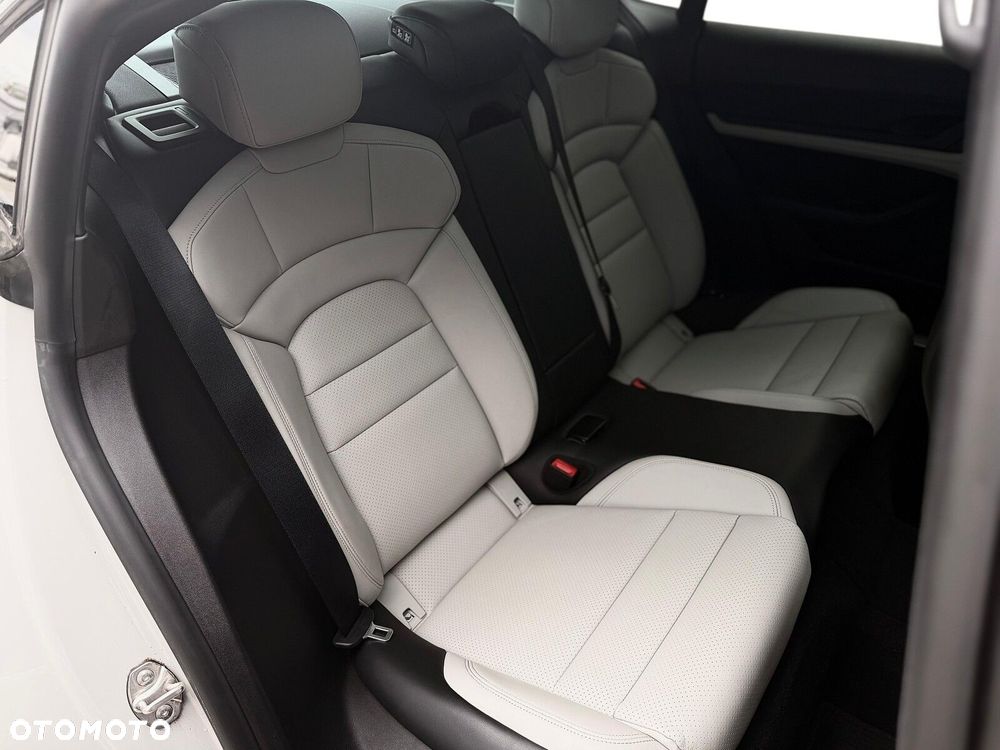 Porsche Taycan - 20
