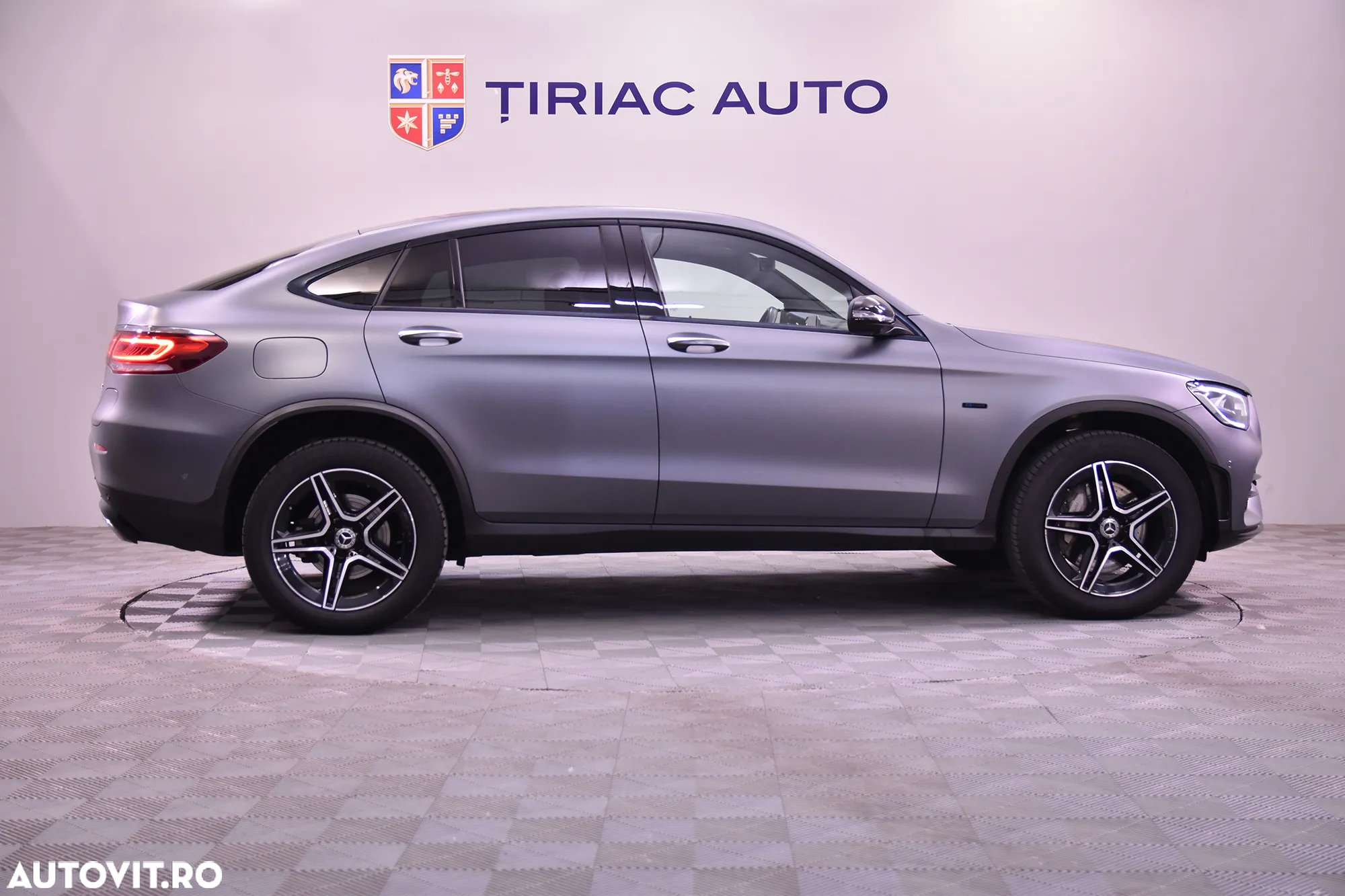 Mercedes-Benz GLC Coupe 300 e 4Matic 9G-TRONIC AMG Line - 6