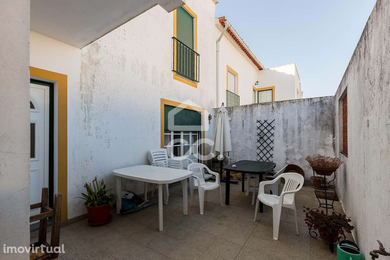 Moradia T3 c/ Logradouro, Garagem e Anexo | Montemor-O-Novo - Grande imagem: 2/13