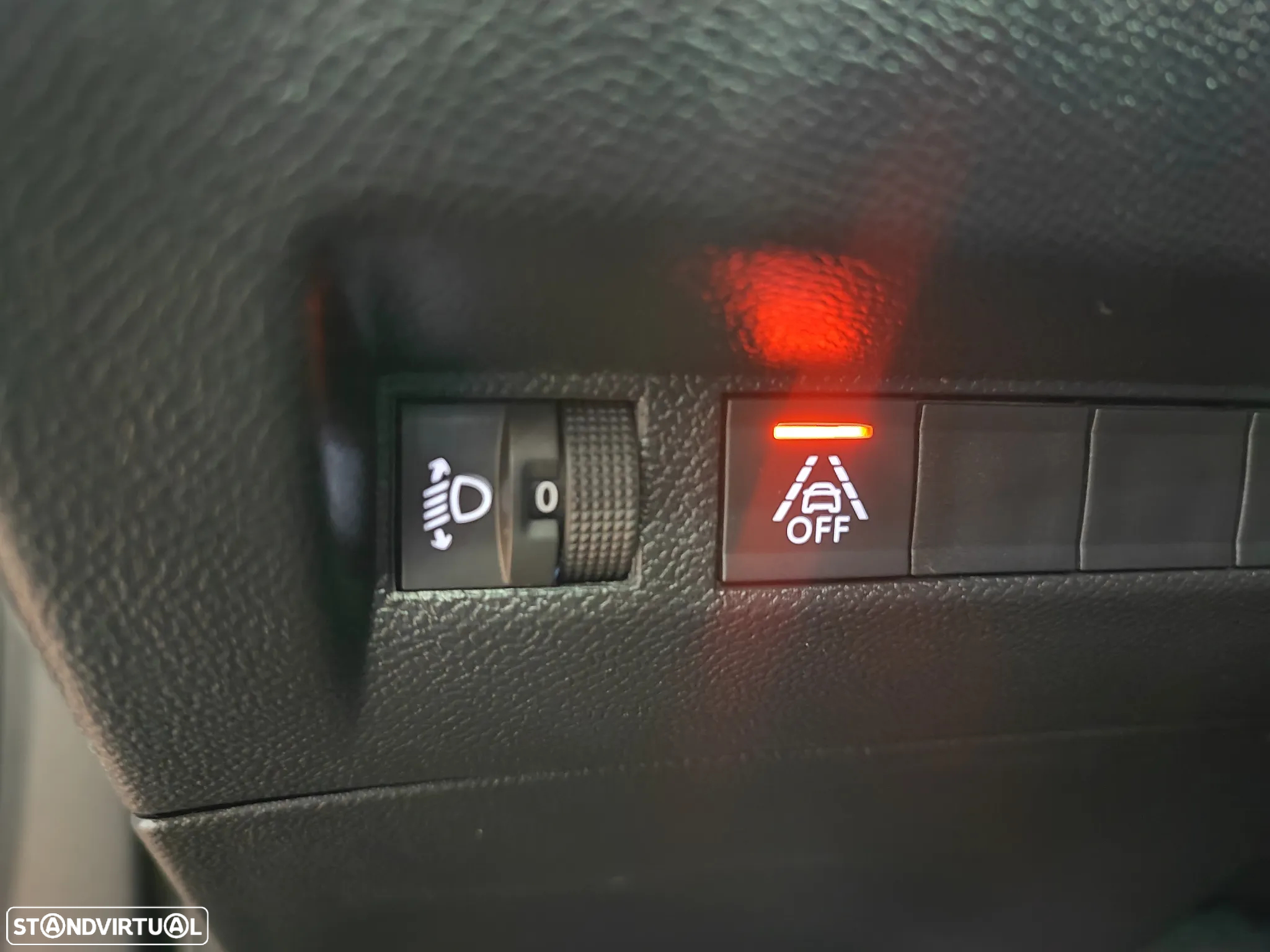 Peugeot 2008 BlueHDi 110 Active Pack - 25