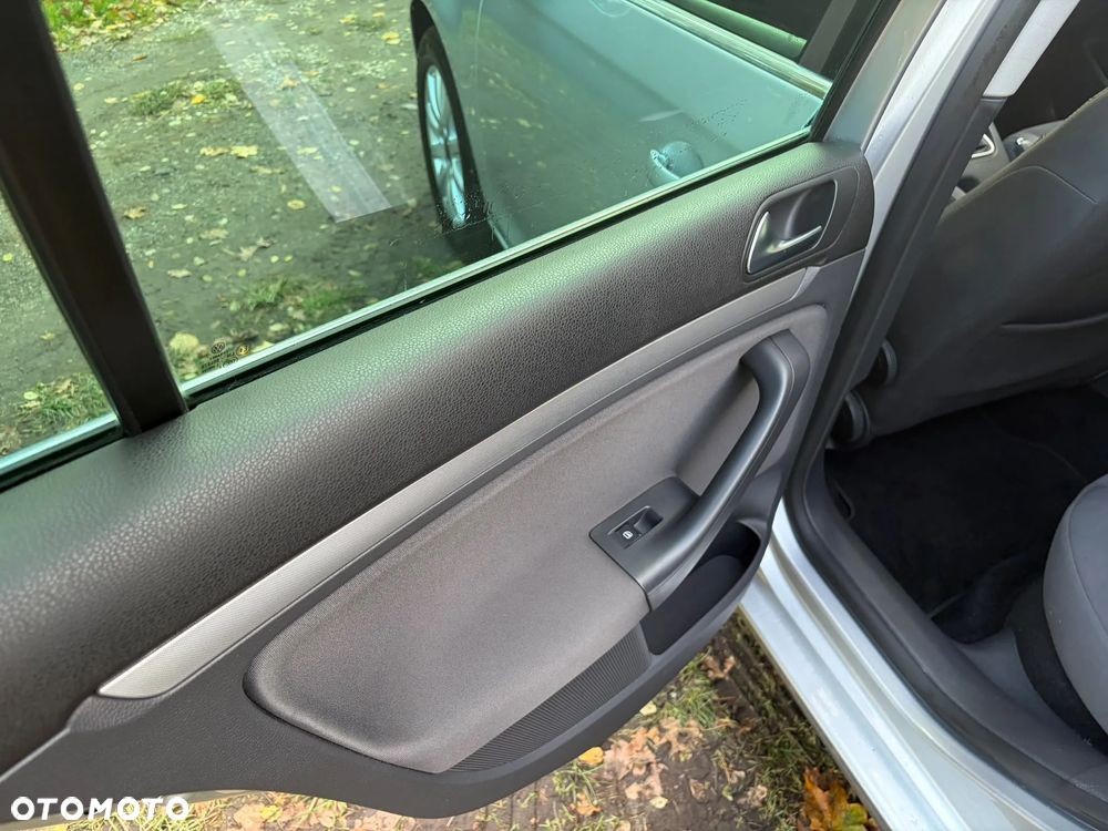 Volkswagen Golf - 26
