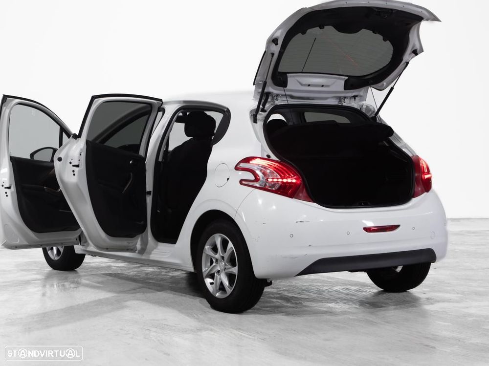 Peugeot 208 - 5