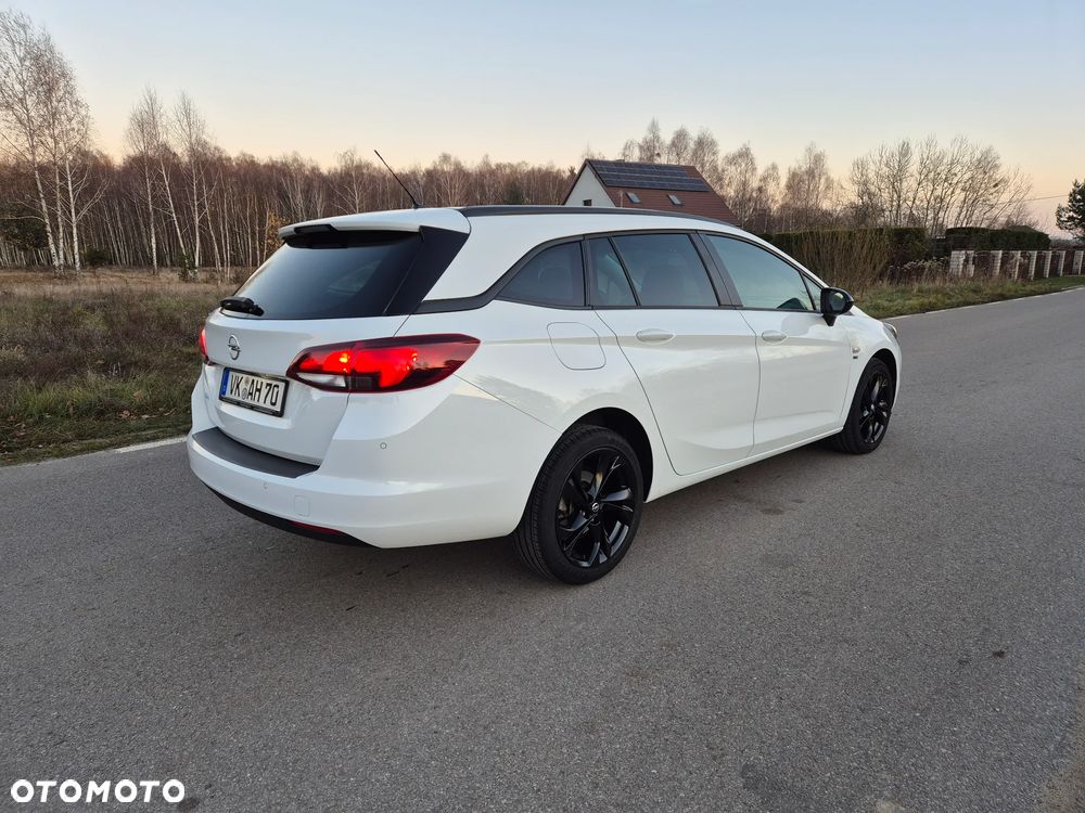 Opel Astra 1.4 Turbo 120 Jahre - 3