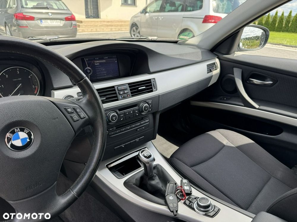 BMW Seria 3 318d - 20