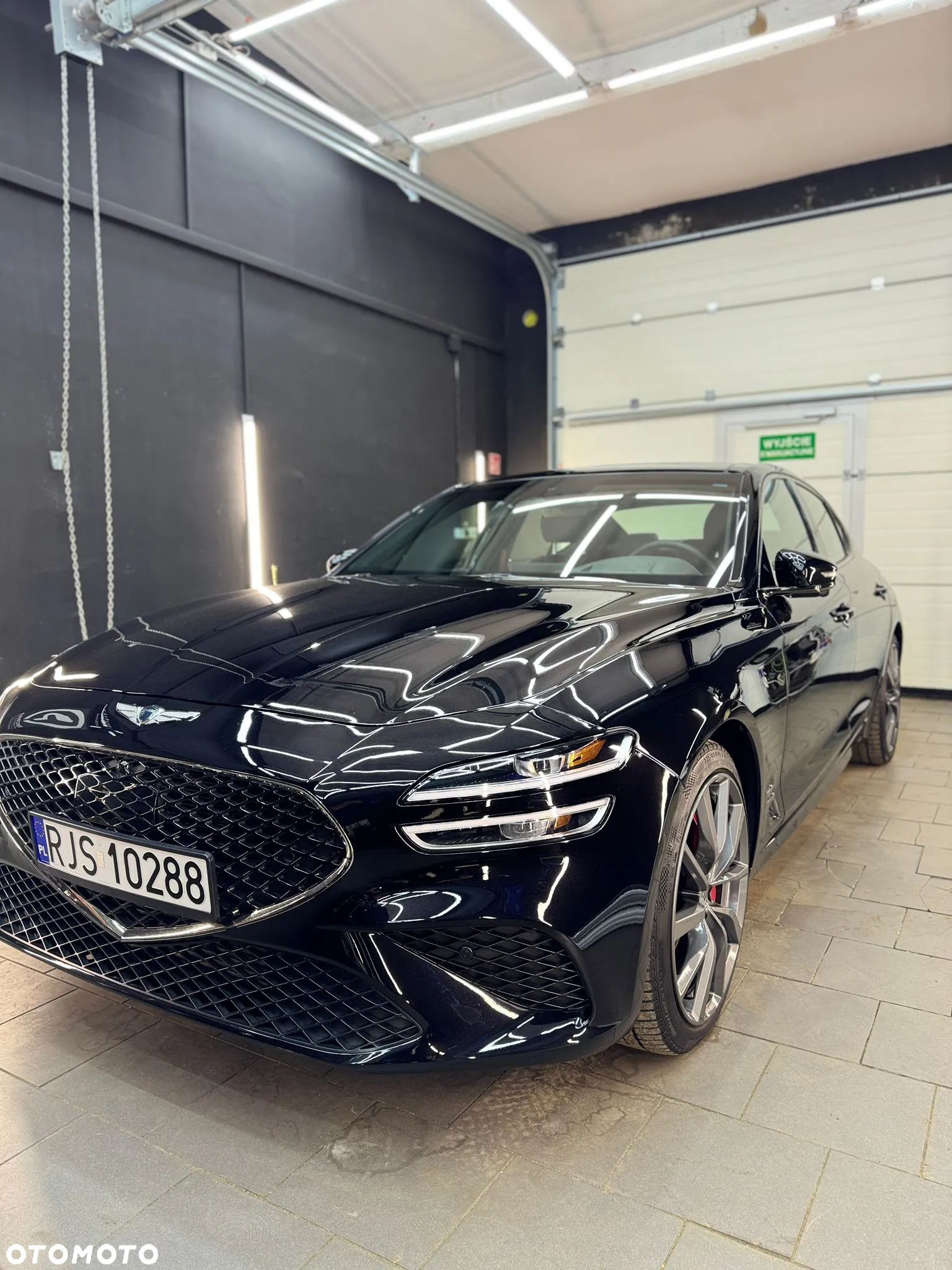 Genesis G70 - 1