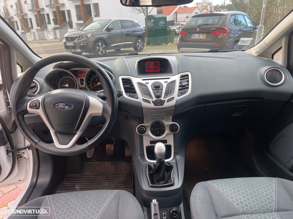 Ford Fiesta - 10